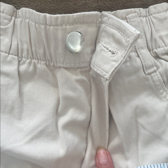 H&M Women's Tan Cargo Shorts - Picture 5 of 10